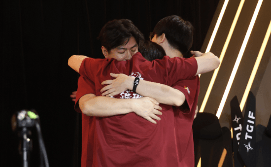 img, amp, 欢呼声中落
