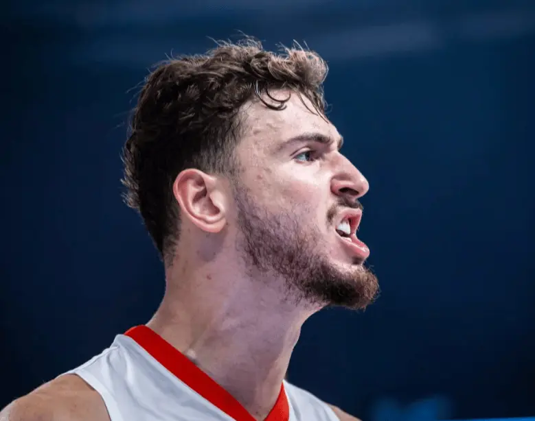 字母哥主动, 这样的恐吓, 沟通方式成